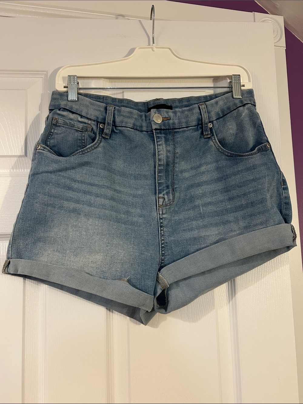 🛑sold 🛑Bluenotes Light Blue High-Rise Rolled Hem Denim Shorts